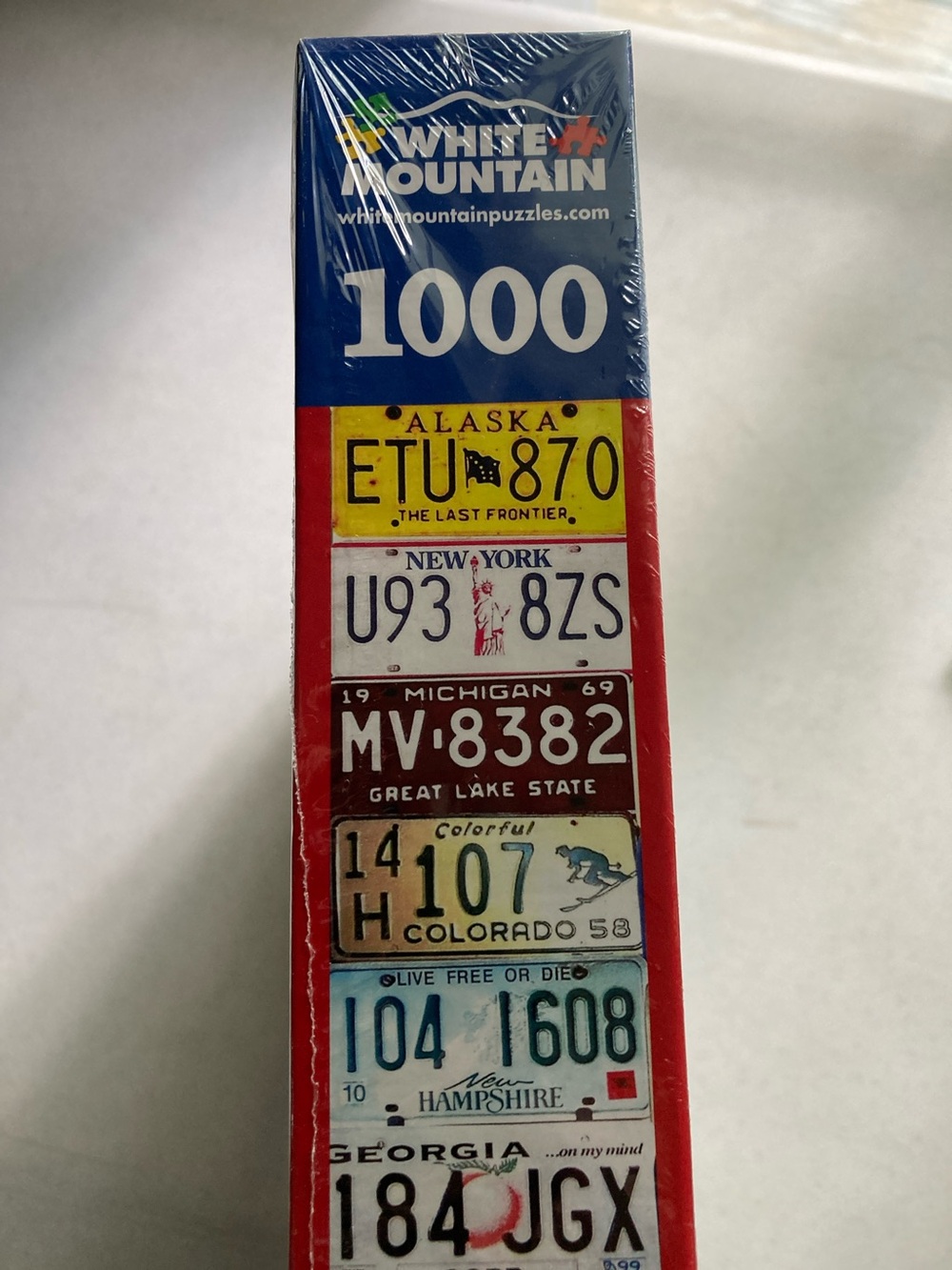 White Mountain 1000 pcs License Plates Jigsaw Puzzle - Picture 8 of 8